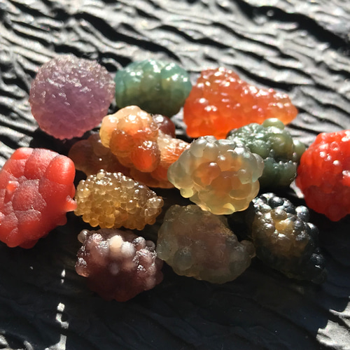 ゴビ石−1264 ゴビ瑪瑙 地表 黒山瑪瑙 『数の子』 その他置物 KIKI