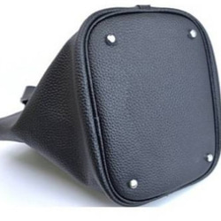 本革キューブバッグ　トートバッグ　ハンドバッグ　M サイズ　馬チャーム付き 6枚目の画像