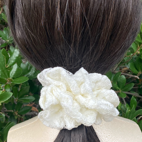 白レースのダブルシュシュ シュシュ nyannyanhirorin 通販 17789867