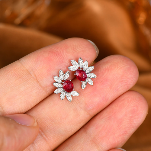 優雅」K18ホワイトゴールド 天然ルビー 天然ダイヤモンド ピアス  