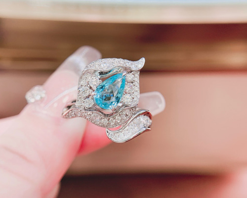 1.05ct 天然パライバトルマリン 指輪 高級 K18 指輪・リング