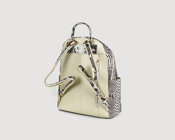 Costoroma　総パイソン革リュック 