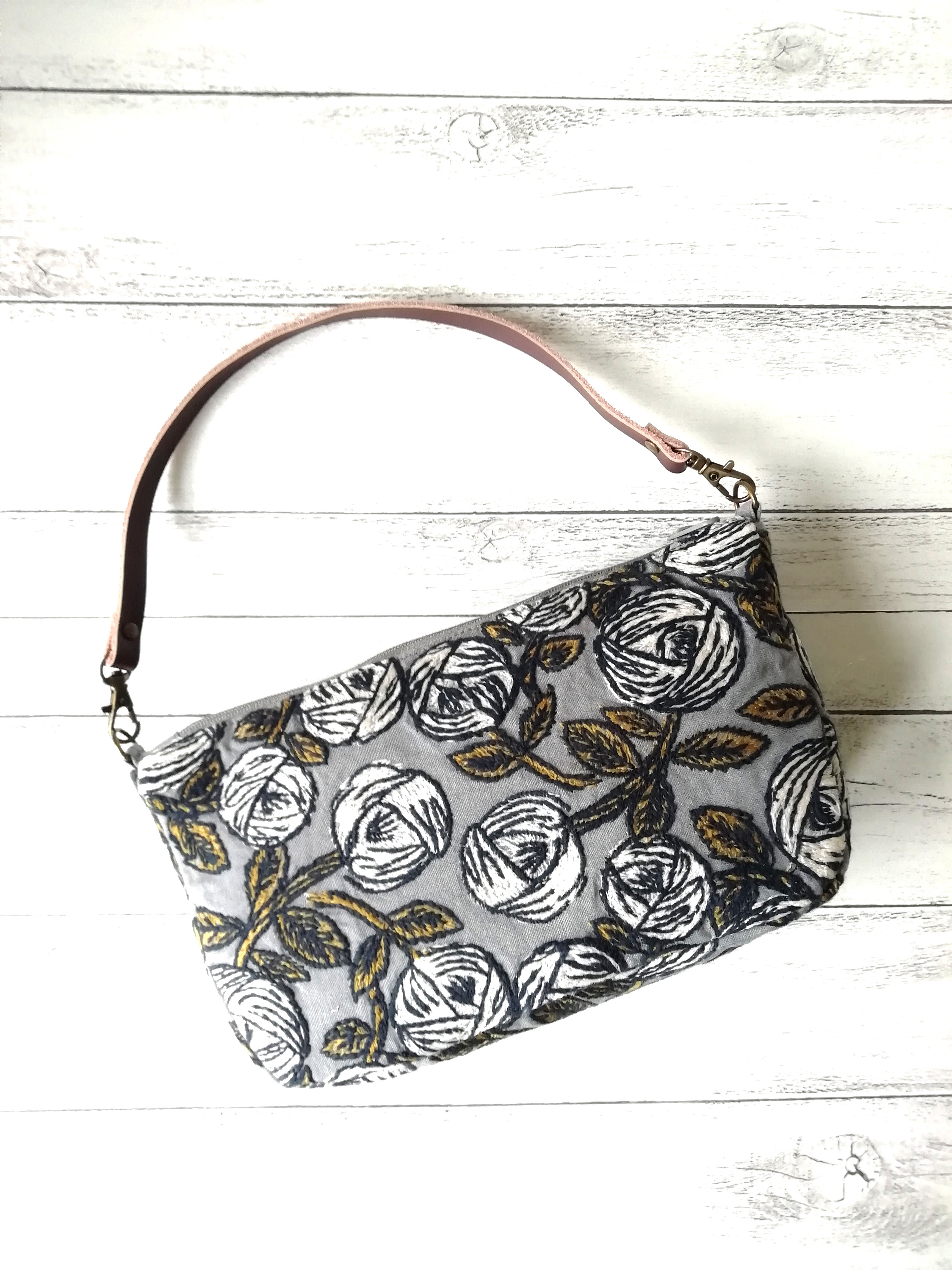 SALE☆ミナペルホネンrosy,プチバッグ/gray ハンドバッグ Amika SALE☆ミナペルホネンrosy,プチバッグ/gray ハンドバッグ Amika