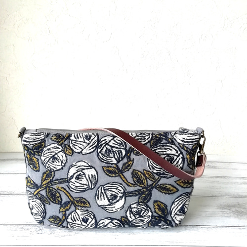 SALE☆ミナペルホネンrosy,プチバッグ/gray ハンドバッグ Amika SALE☆ミナペルホネンrosy,プチバッグ/gray ハンドバッグ Amika