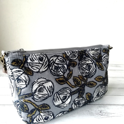 SALE☆ミナペルホネンrosy,プチバッグ/gray ハンドバッグ Amika SALE☆ミナペルホネンrosy,プチバッグ/gray ハンドバッグ Amika