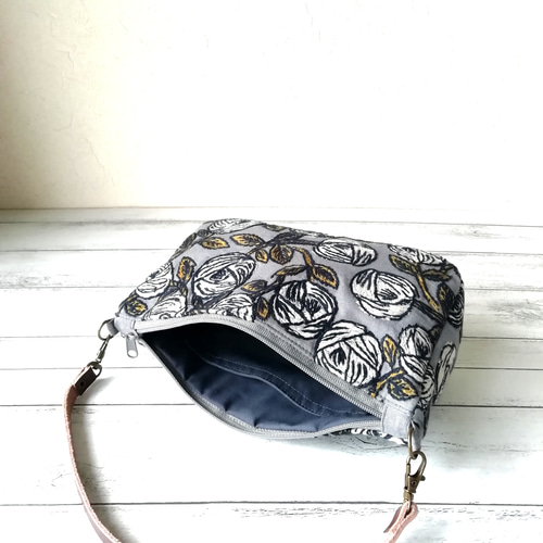 SALE☆ミナペルホネンrosy,プチバッグ/gray ハンドバッグ Amika SALE☆ミナペルホネンrosy,プチバッグ/gray ハンドバッグ Amika