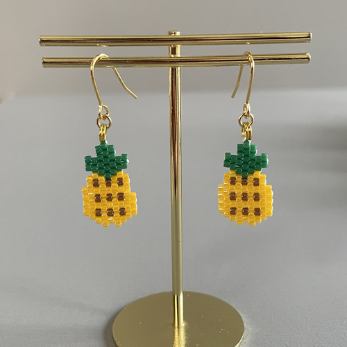 ビーズ の ミニミニ パイナップル ピアス イヤリング ピアス（フック