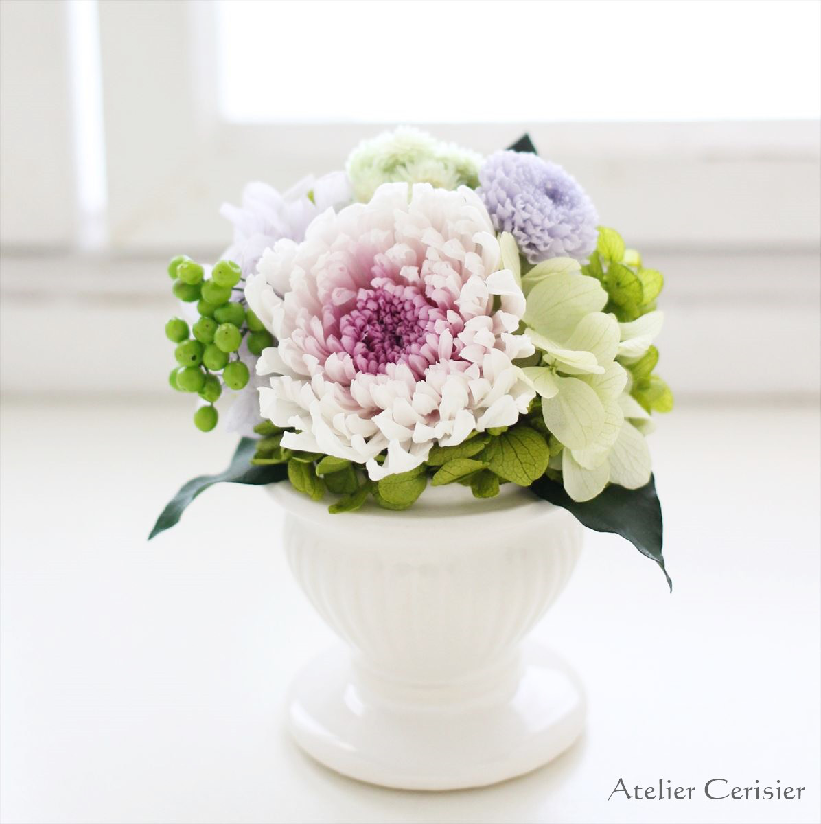 プリザーブドフラワー 仏花＜香天 SSサイズ＞ホワイトパープル 菊 紫色 【お供え花】ミニアレンジ