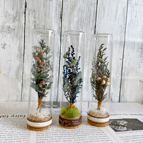 アンティーク 最後の晩餐 ドームガラス ドライフラワー オルモル装飾風銅のパネル m.soeur（エムスール）の「ドライフラワーのガラスドーム