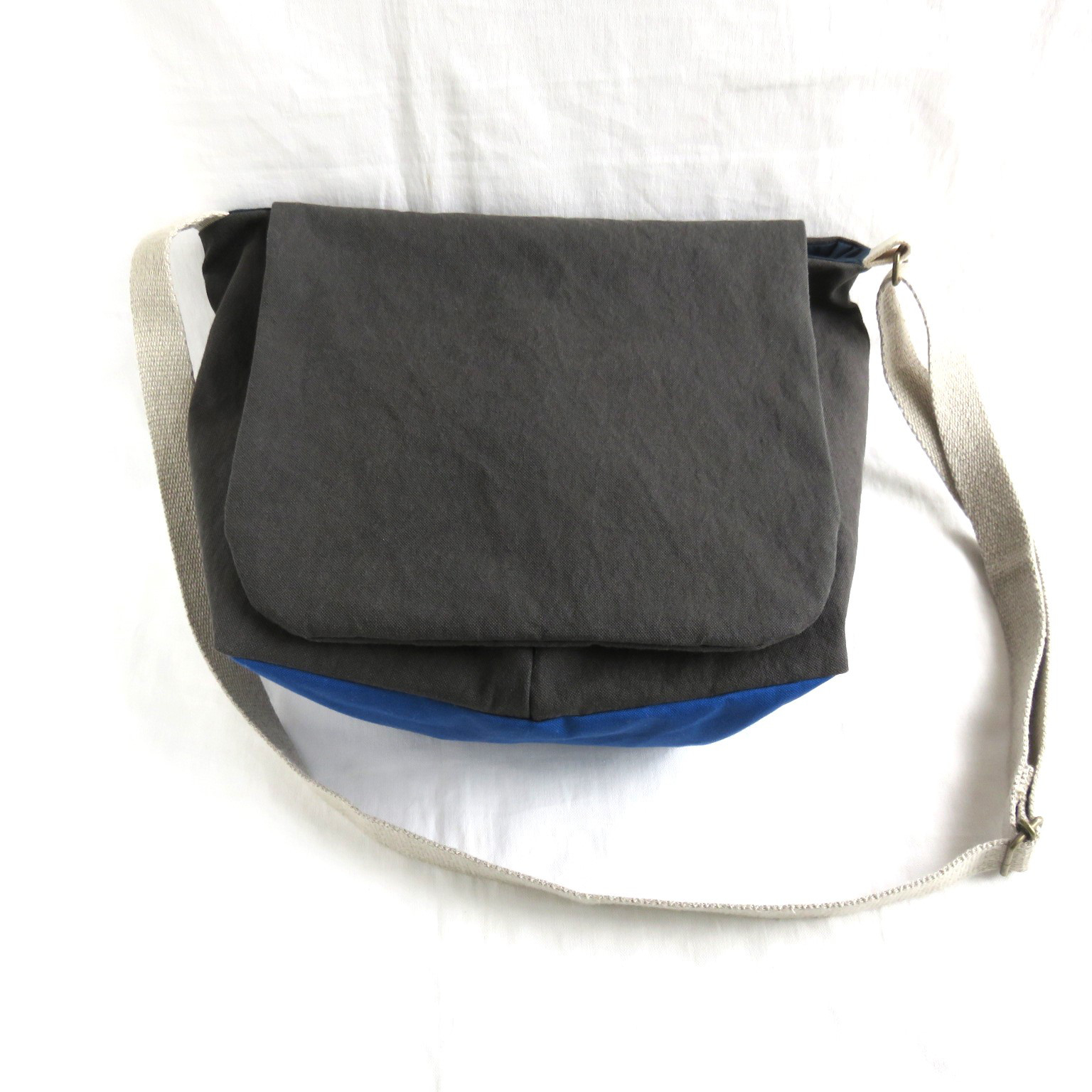 KURASHIKI canvas メッセンジャーバッグ ホワイト/ブラック Messenger bag 倉敷帆布 フラップ付きショルダーバッグ
