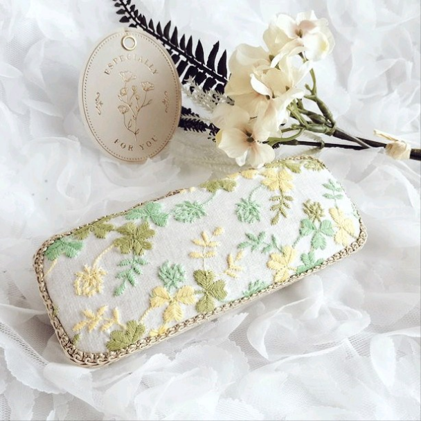 草です！刺繍生地のメガネケース　ハンドメイド　12点