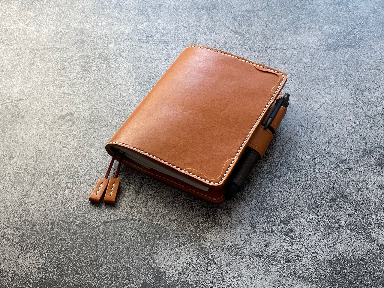【手縫】CampusA6ノート48〜96枚用キャメル色本革カバー（バタフライストッパー） 2本しおり付き