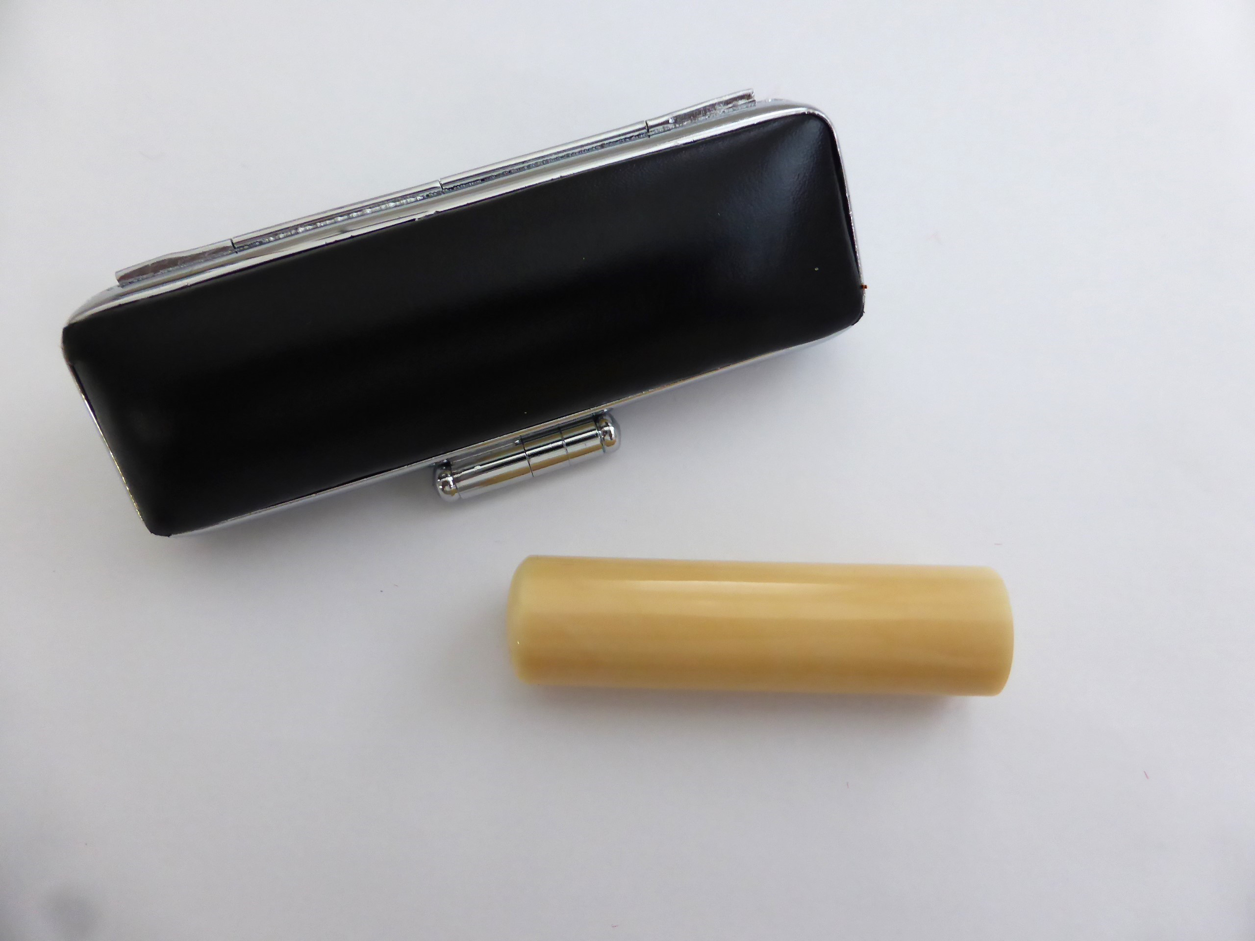 マッコウ鯨歯 芯持ち印材 φ12.23×45.13㎜ 牛皮ケース付