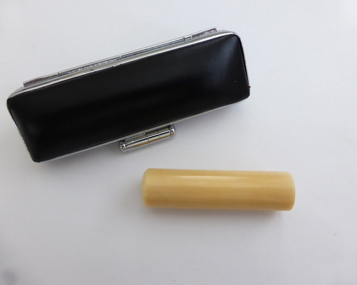 ぼうやマッコウ鯨歯　本物　印材制作向き マッコウ鯨歯 芯持ち印材 φ12.23×45.13㎜ 牛皮ケース付 はんこ