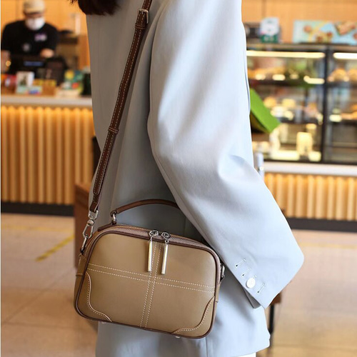 フレンチクラシックスタイル※レトロなデザイン※肩がけかばん