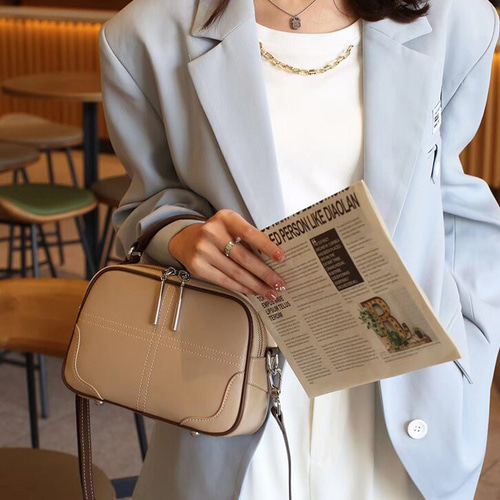 フレンチクラシックスタイル※レトロなデザイン※肩がけかばん