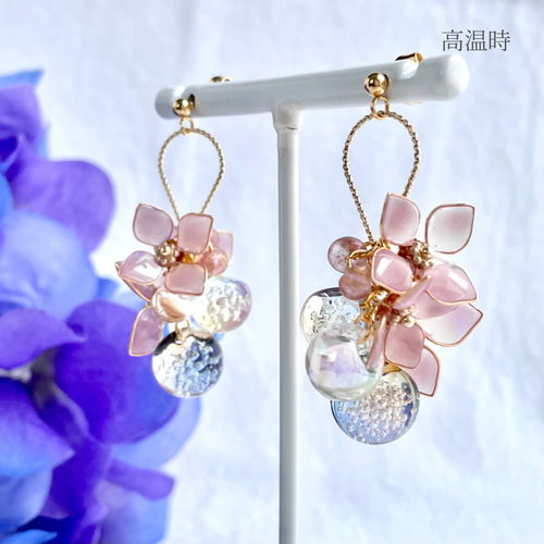 色が変わる露華のイヤリング/ピアス ٭❀* 花びらの色が変化 ぷっくり