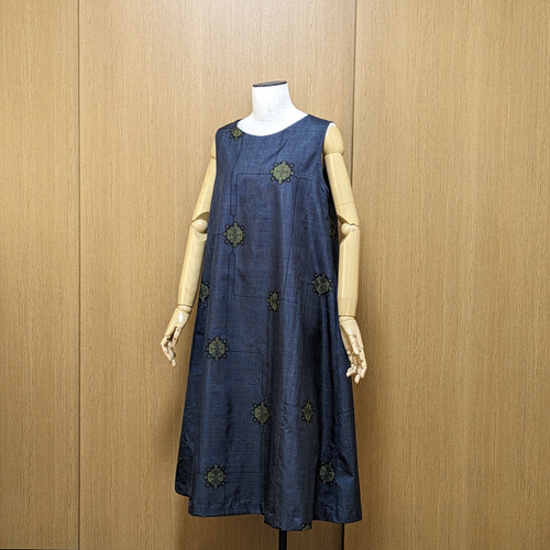 249　手染め大輔　着物リメイク　大島　ワンピース　ストール付　フリーサイズ SOLD 着物リメイク ワンピース 大島紬 M〜L ワンピース さらあお