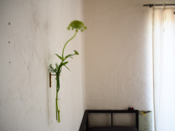 試験管一輪挿し壁付真鍮200 2枚目の画像