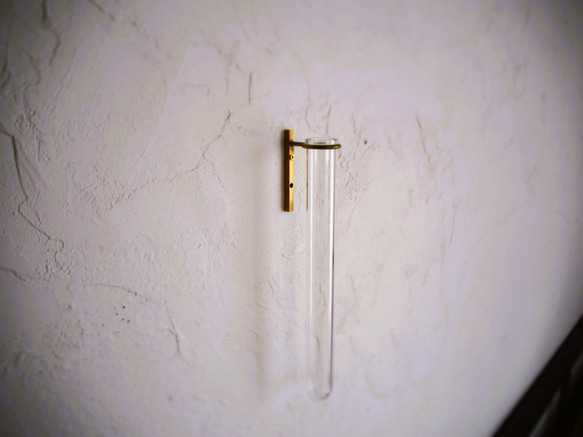 試験管一輪挿し壁付真鍮200 4枚目の画像