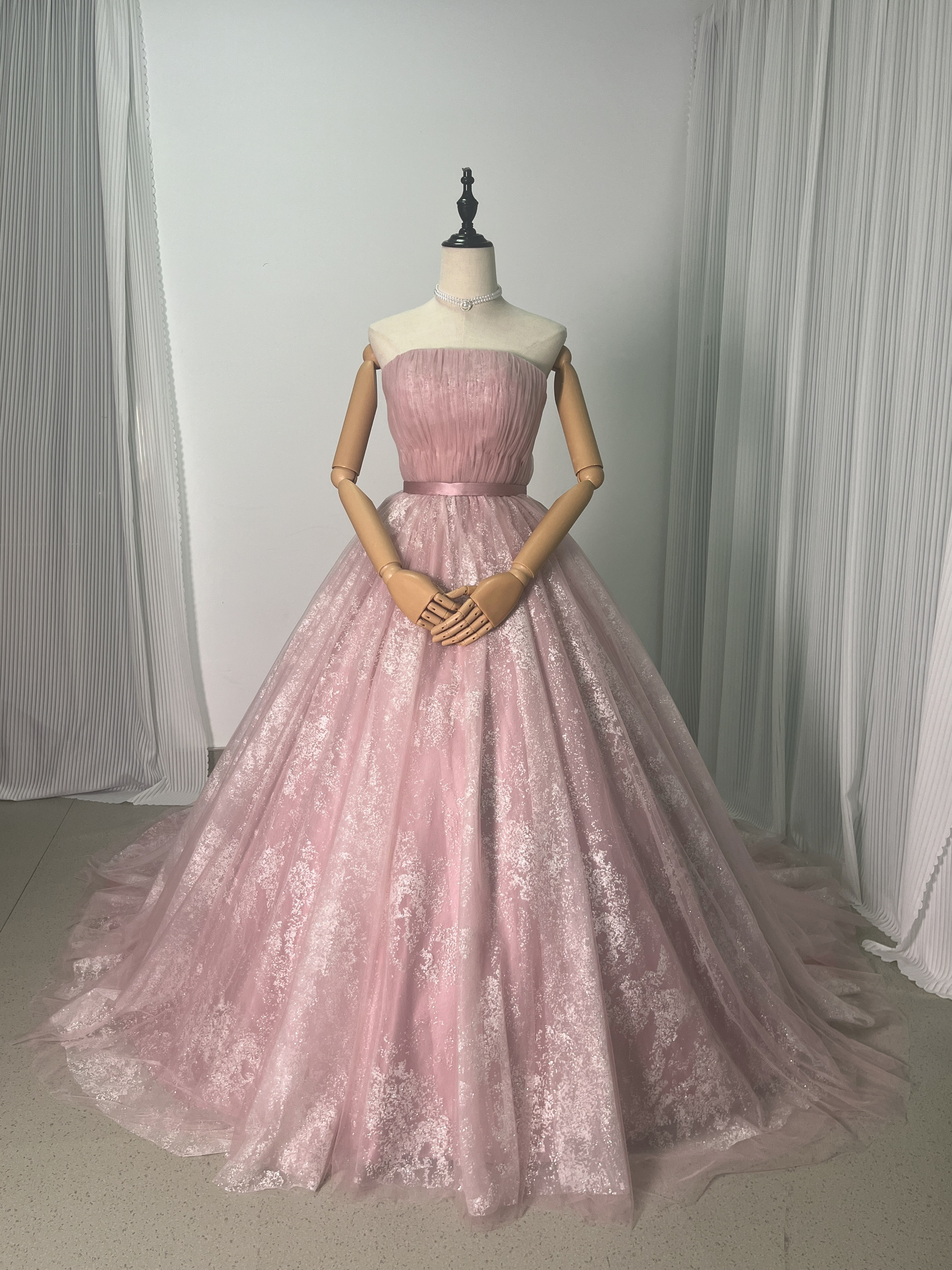 今だけ値下げ‼︎ベアトップチュールウェディングドレス結婚式前撮り　ピンク　フリル 64e1e6662c80f438952bcc65b4d426