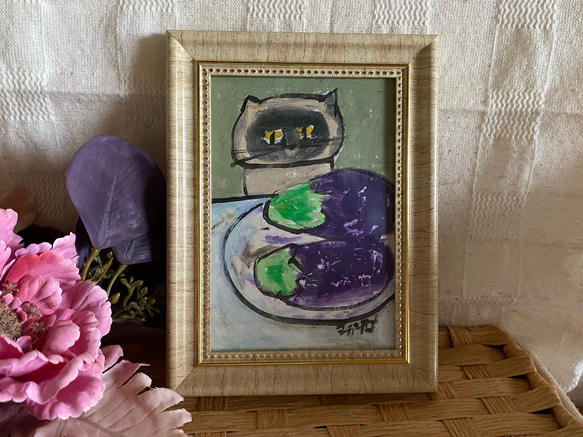 絵画。原画手描【猫ちゃんはナスを見て好奇心を持っている】