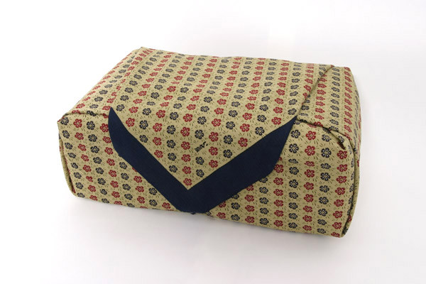 大判風呂敷　ふろしき  いせ辰　なでしこ　金茶　綿100％  176cmx176cm 【送料無料】