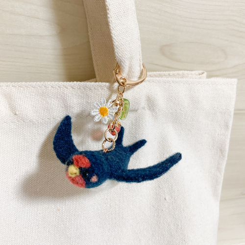 ♡空飛ぶツバメさん♡日本の野鳥 羊毛フェルト オリジナルマスコット