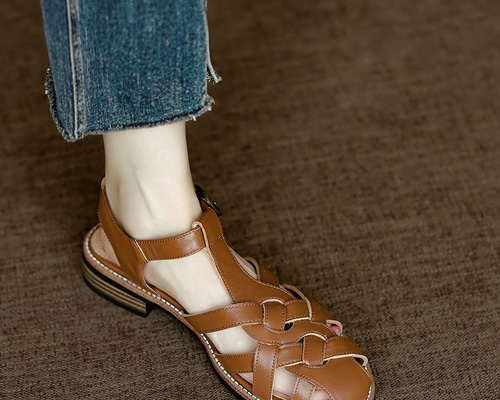 人気☆クラシック【Steve Madden】華奢 ぺたんこ グルカサンダル グルカ サンダル レディース 痛くない 疲れにくい 外反母趾