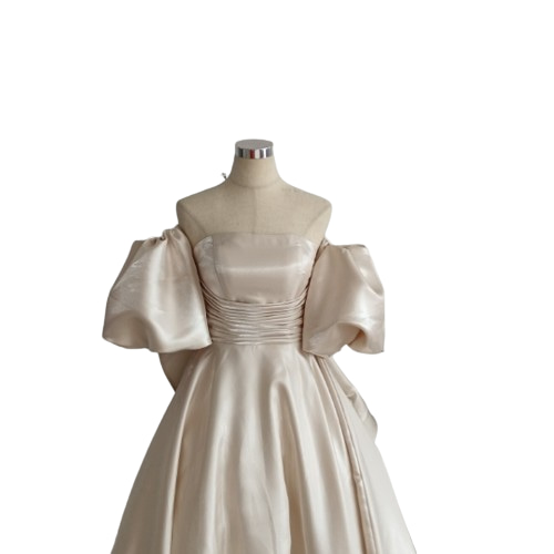 上品ウエディングドレス スタイリッシュなバックスタイル ベアトップ  