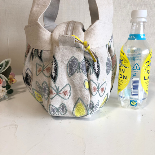 ラウンドバック 蝶々 あおりタイプ トートバッグ tumugi 通販｜Creema 