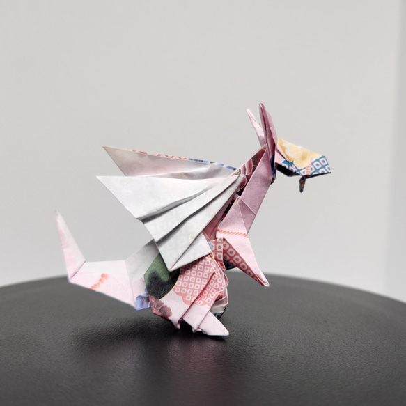 ドラゴン　折り紙　和柄　ピンクの花　一体 2枚目の画像