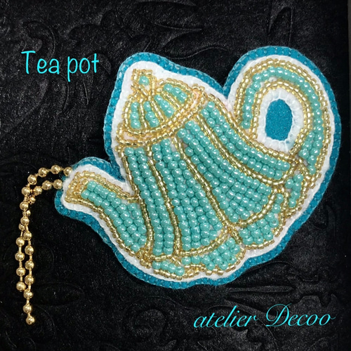 受注制作)ティーセットのビーズ刺繍ブローチ(Tea please no.3
