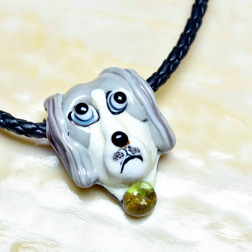 犬 dog *ガラスのジュエリー 細密技法 （y2560-476）作家物一点物  
