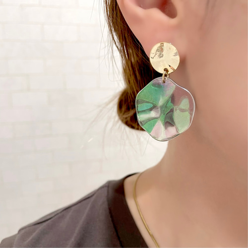 大ぶり オーロラの輝き透明感溢れる ピアス / イヤリング ピアス 
