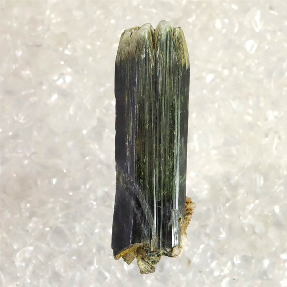 ザギマウンテン産 エジリン輝石 8.78g #33799 天然石 榎本通商 通販