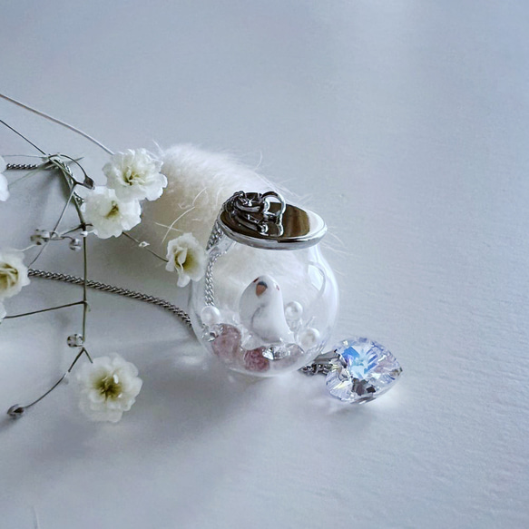 インコのガラスドームネックレス・セキセイインコ・アルビノ 5枚目の画像