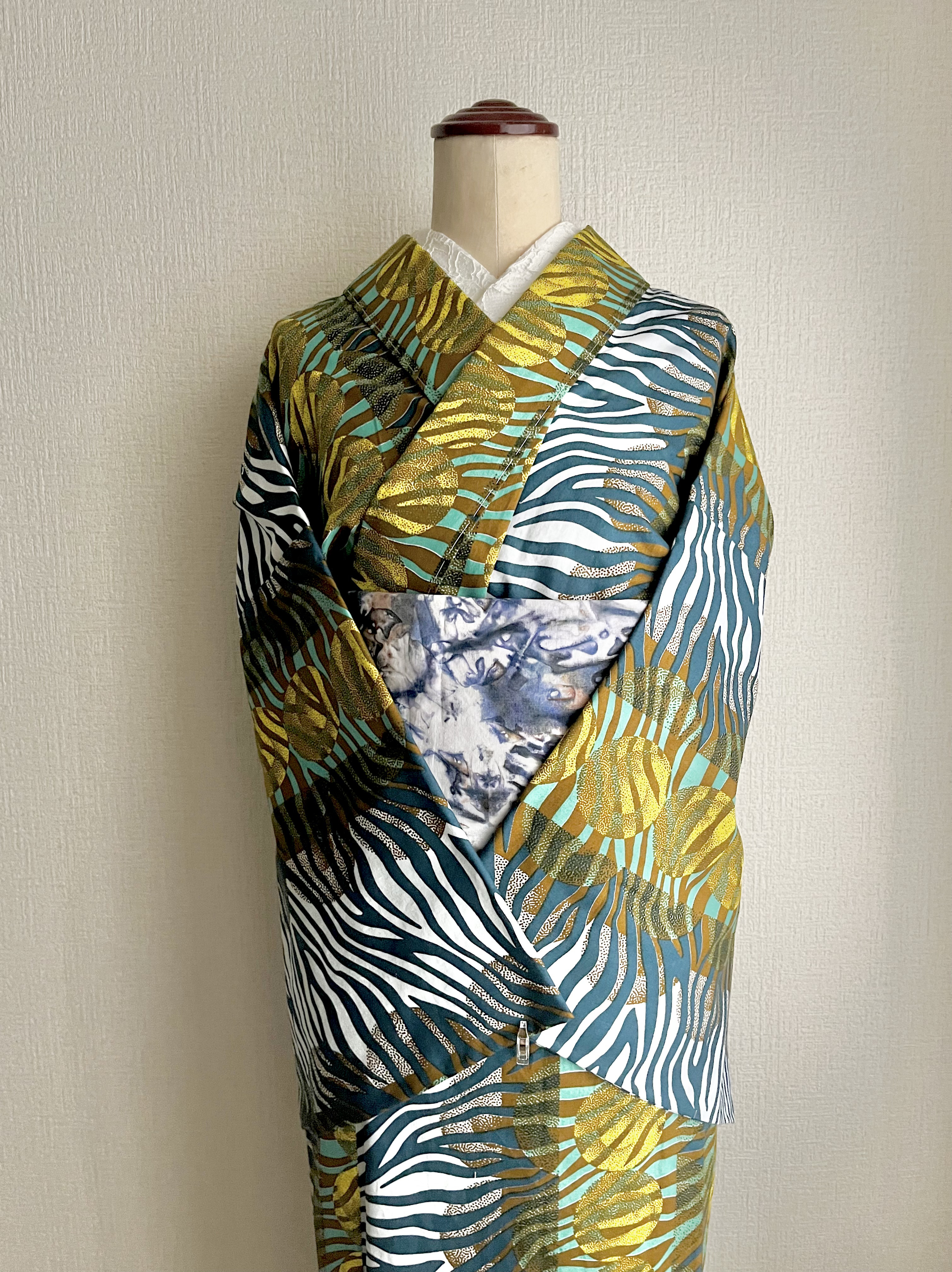 送料無料！アフリカの着物 仕立て上がりプレタ着物 ネイビーゼブラ