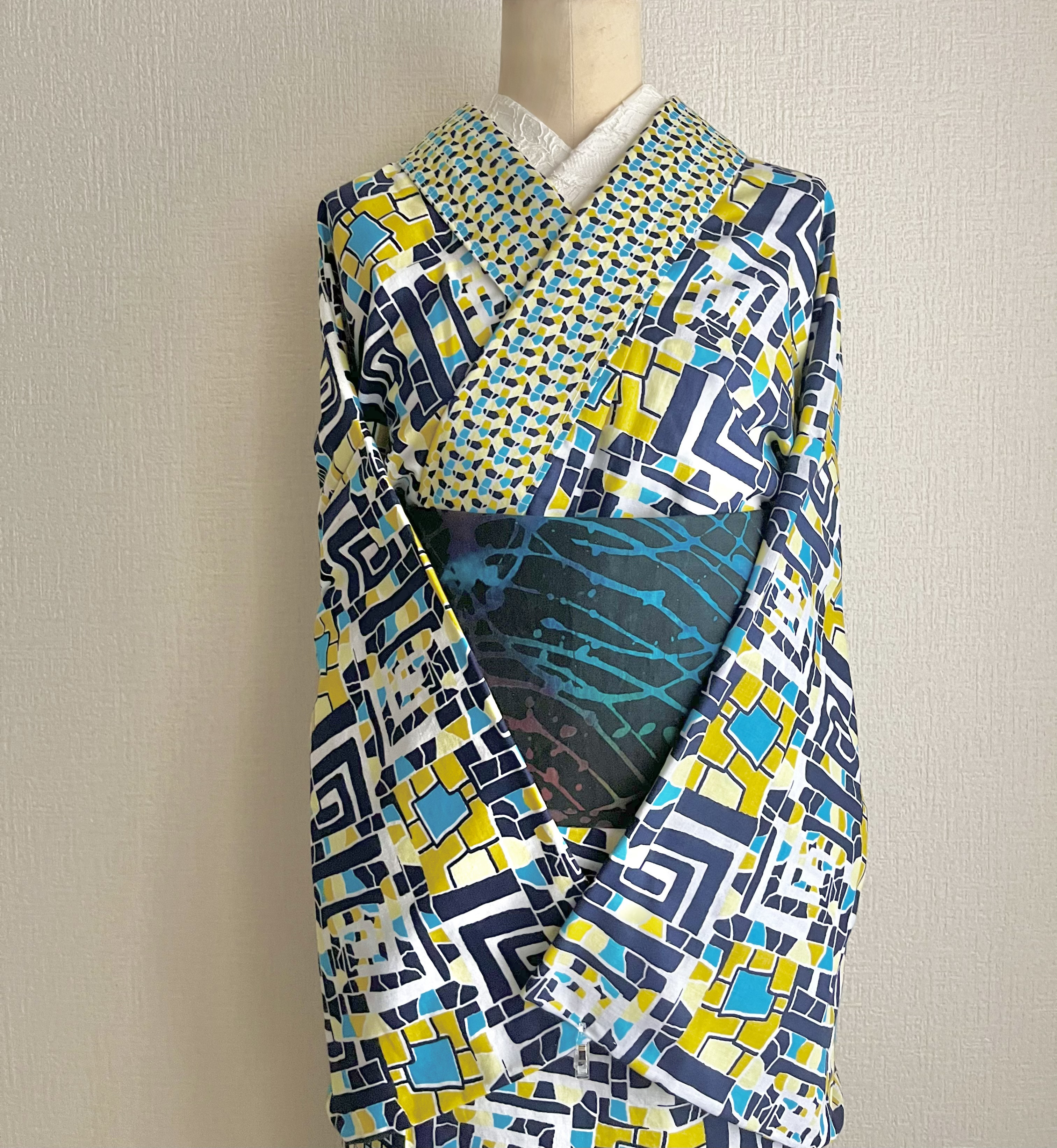 送料無料！アフリカ着物 仕立て上がり イエロー モザイク柄