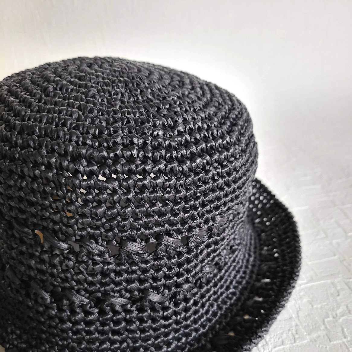 コットンラフィア 麦わら風 夏の帽子 黒 ブラック 手編み 陽射し対策