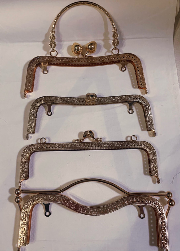 ラスト　魅惑のオーロラに輝く❤︎フランス&インド高級刺繍レースクラッチ❤︎フォーマルにもミニバッグフォーマルバッグ 8枚目の画像