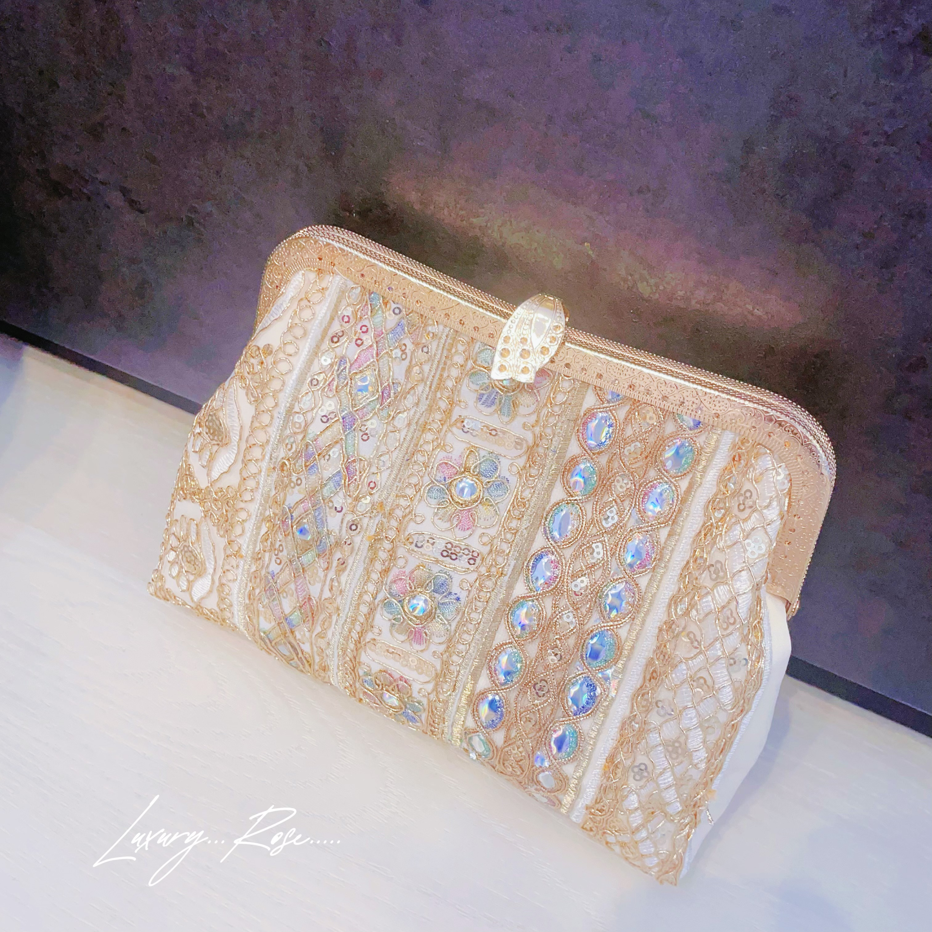 ラスト　魅惑のオーロラに輝く❤︎フランス&インド高級刺繍レースクラッチ❤︎フォーマルにもミニバッグフォーマルバッグ