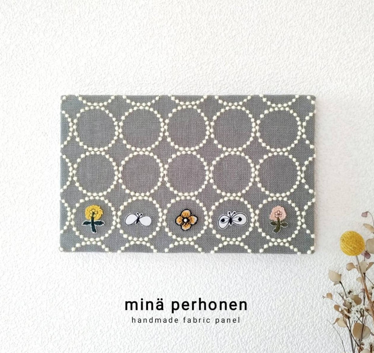 ファブリックパネルミナペルホネンインテリアチョウチョタンバリンスキップ