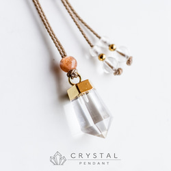 【美品】早い者勝ち！！クリスタルストーンネックレス✨専用ポーチ付き 水晶 ネックレス サンストーン 天然石 クリスタル ペンダント