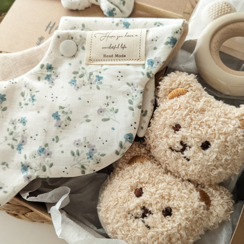 ❁お花刺繍❁リバーシブルもくもくスタイ ❁お花刺繍❁リバーシブルもくもくスタイ