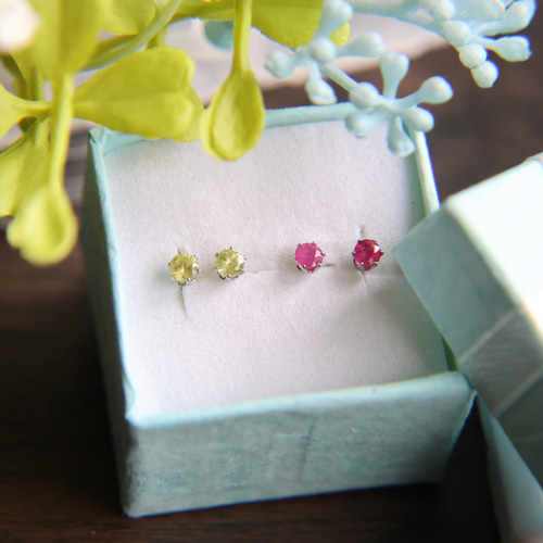 7月の誕生石 スフェーン ルビー ピアスセット ピアス（スタッド・一粒