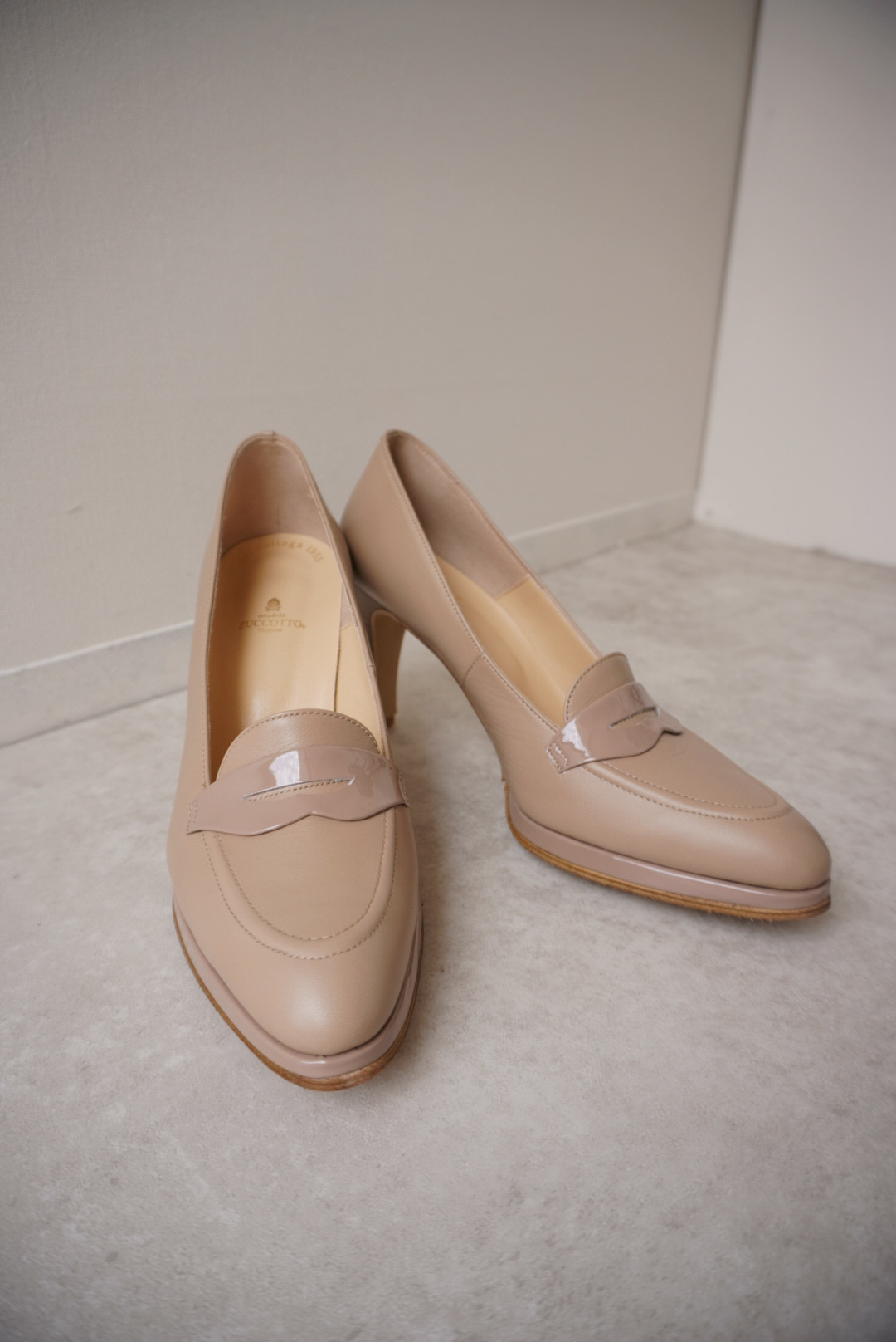 Chloe クロエ ミルクティーベージュのローファーパンプス Chloe クロエ ミルクティーベージュのローファーパンプス