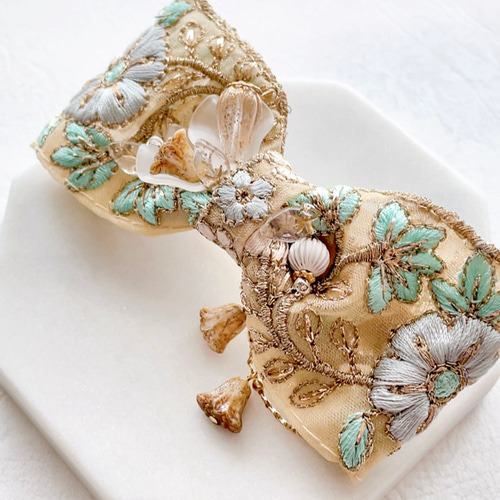 芳香』 アール・ヌーヴォー香る刺繍リボンのヘアバレッタ バレッタ So  