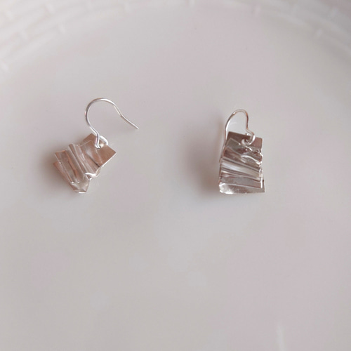 Shaesby シルバーピアス シルバーピアス SPE1082｜THE KISS（ザ・キッス）公式通販