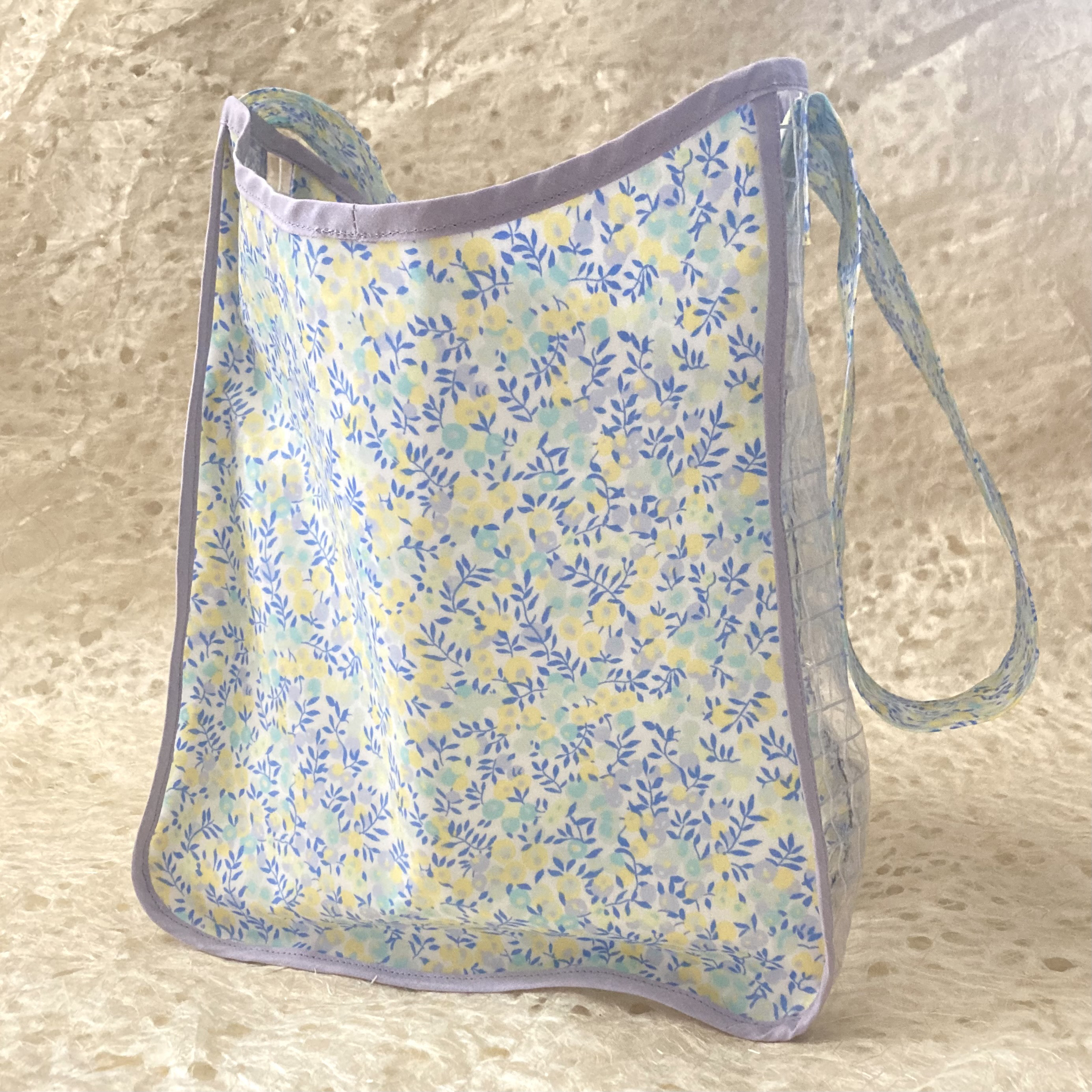 専用　リバティ　スマホポーチ　ショルダー　ハンドメイド　プールパーティ